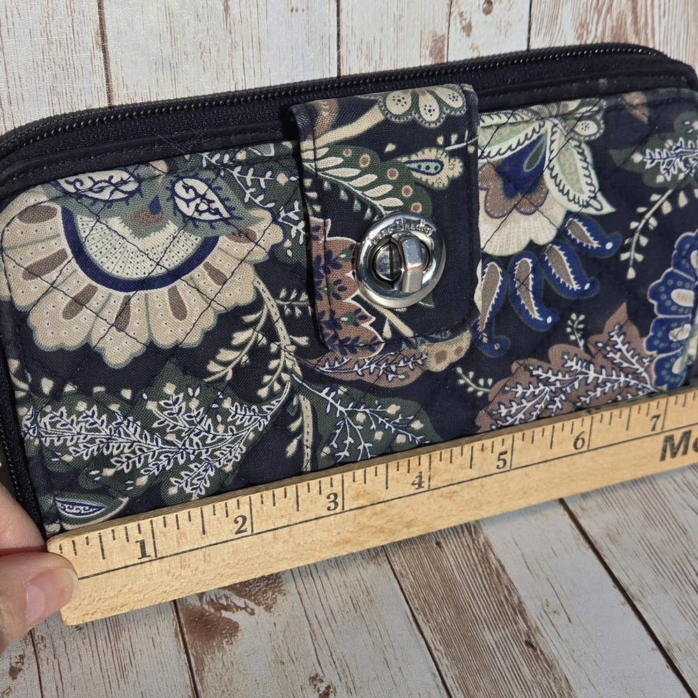 Vera Bradley Navy Blue Floral Quilted Wallet Zip Around Coin Pocket ID Holder - Picture 6 of 7
